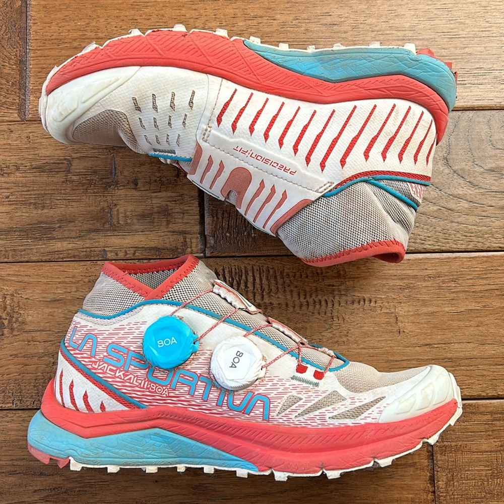 La Sportiva Jackal II BOA Trail Running Shoes in White / Hibiscus Women’s Size 7